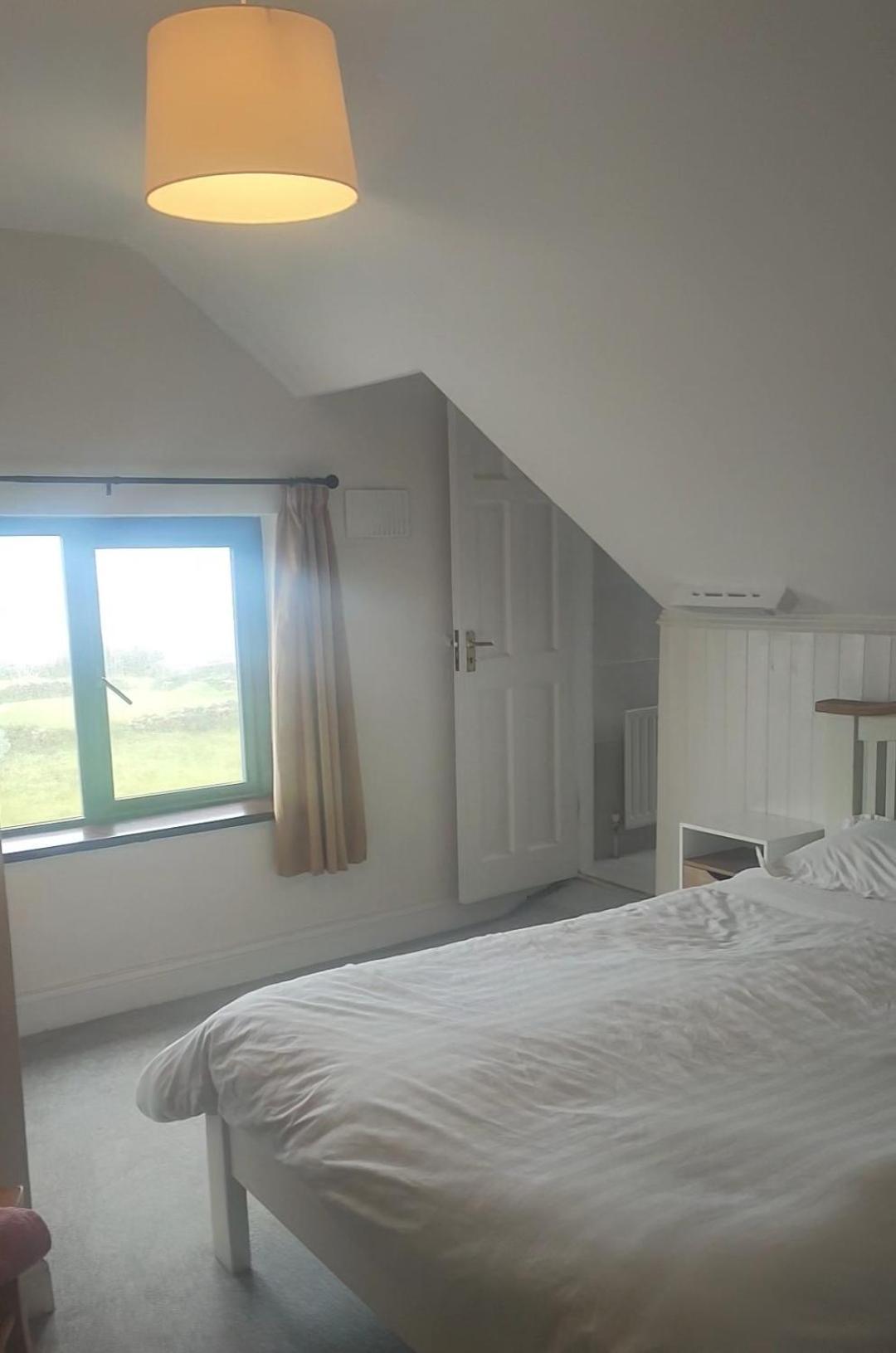 Lios Einne House Accommodation 이니시어 외부 사진